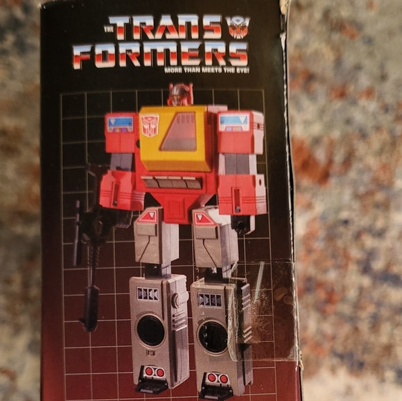 Authentic Transformer G1 Walmart 2017 BLASTER Encore Reissue Commemorative NEW - Picture 10 of 10
